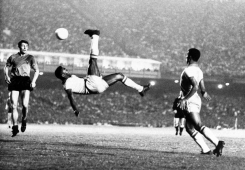 Los 15 mejores delanteros de la historia del ftbol