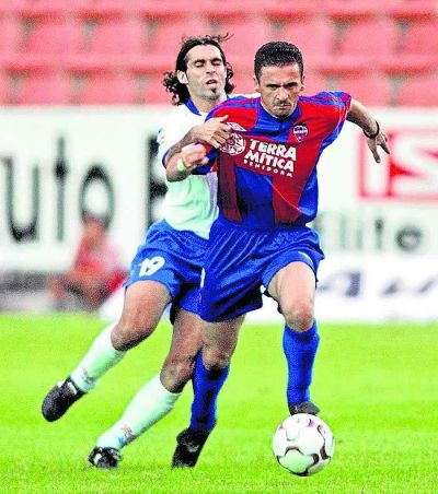 Se retiró en el Levante.